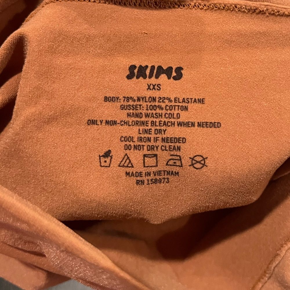 NWT Skims Shapewear Everyday Sculpt High Waisted Brief Seamless Bronze Size XXS - Picture 3 of 4